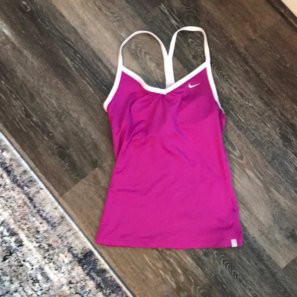 Nike women’s workout tank size small